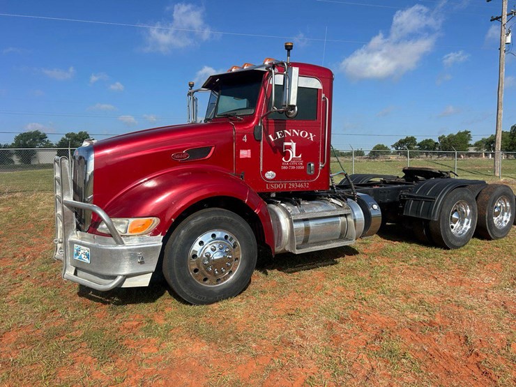 2012-peterbilt-386-image-1
