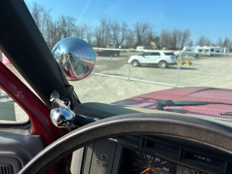 1996-ford-f700-image-17