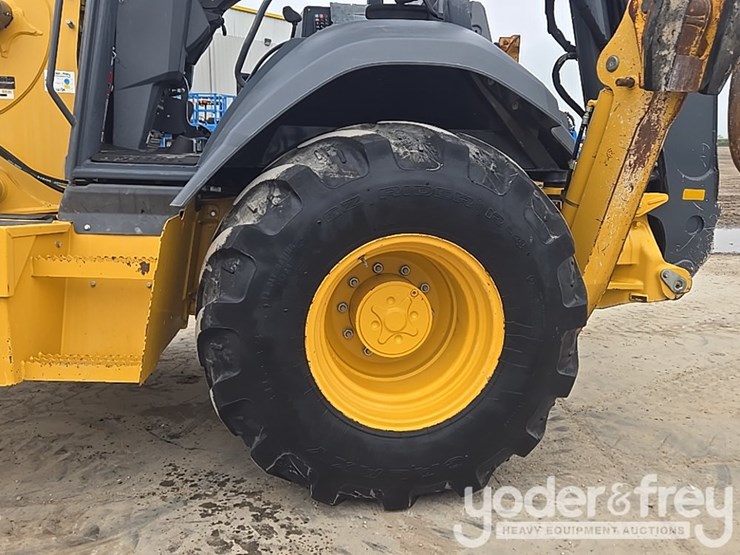 2021-deere-410l-image-13