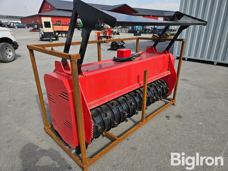 2025-massey-ferguson-730-image-3