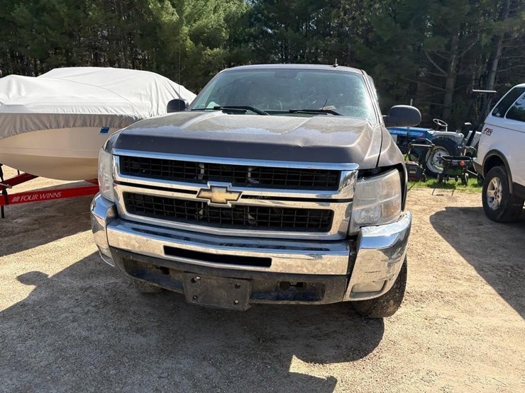 2008-chevrolet-2500-image-2