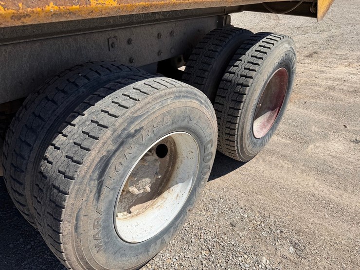 1995-mack-cl713-image-15