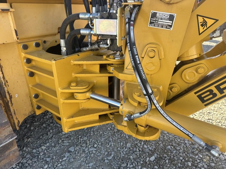 2014-deere-450j-image-24