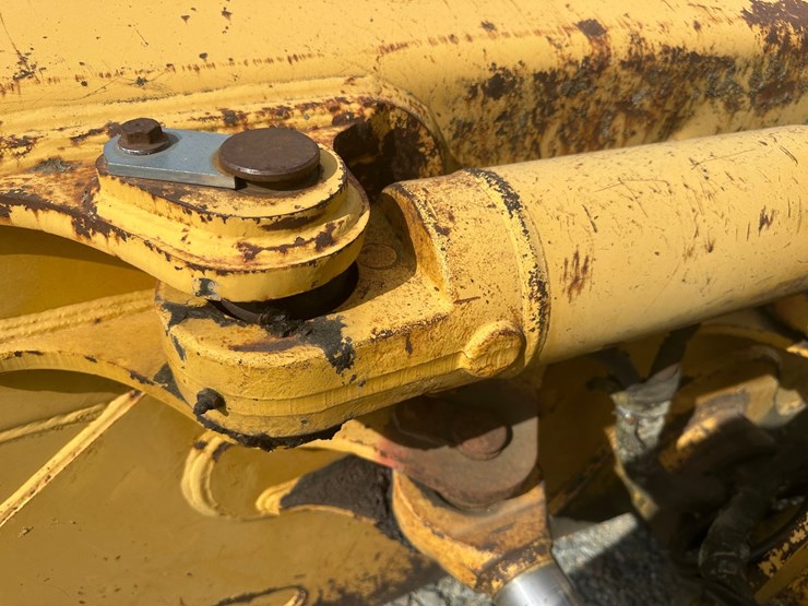 2006-deere-750j-lgp-image-22