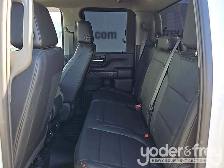 2022-chevrolet-2500hd-image-24