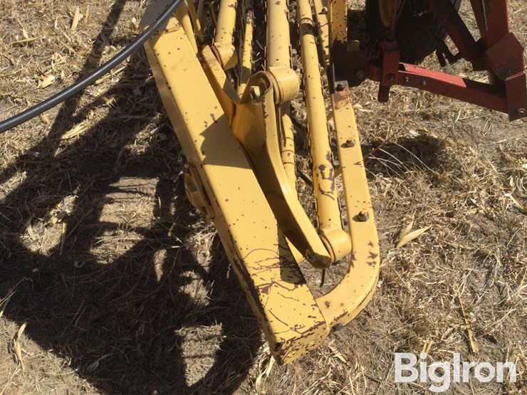 new-holland-216-image-17