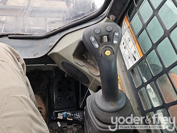 2015-bobcat-t630-image-27