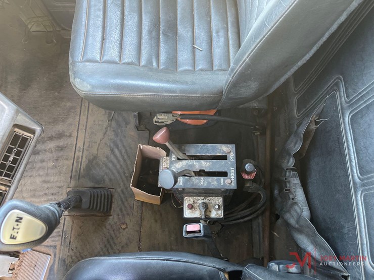 1996-mack-rd688s-image-21