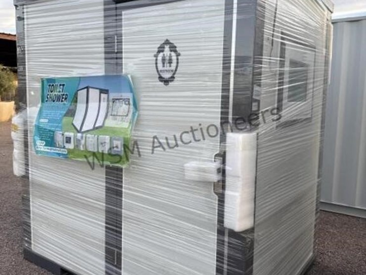 mobile-toilet-unit-image-8