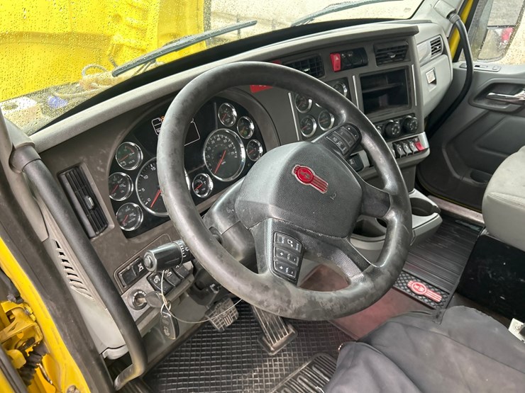 2019-kenworth-t880-image-62