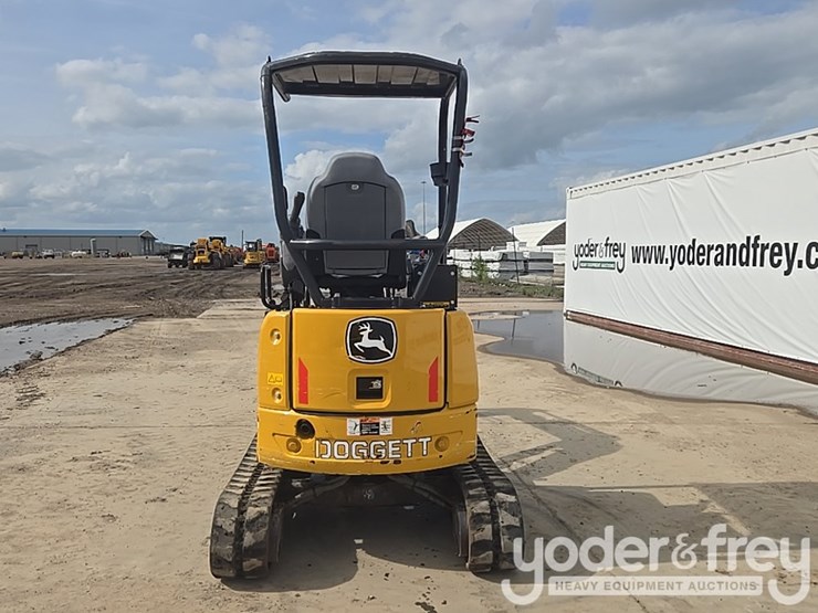 2022-deere-17g-image-4