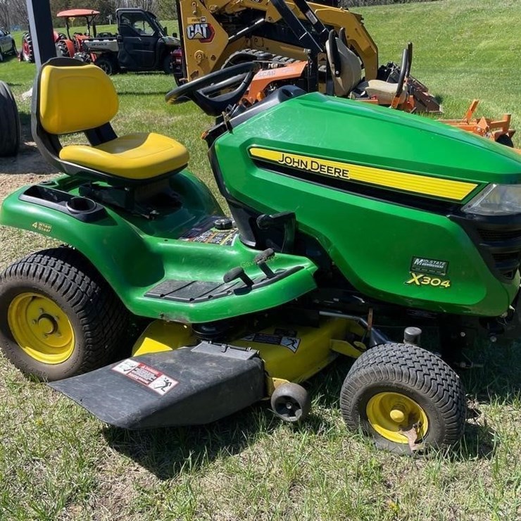 2014 JOHN DEERE X304