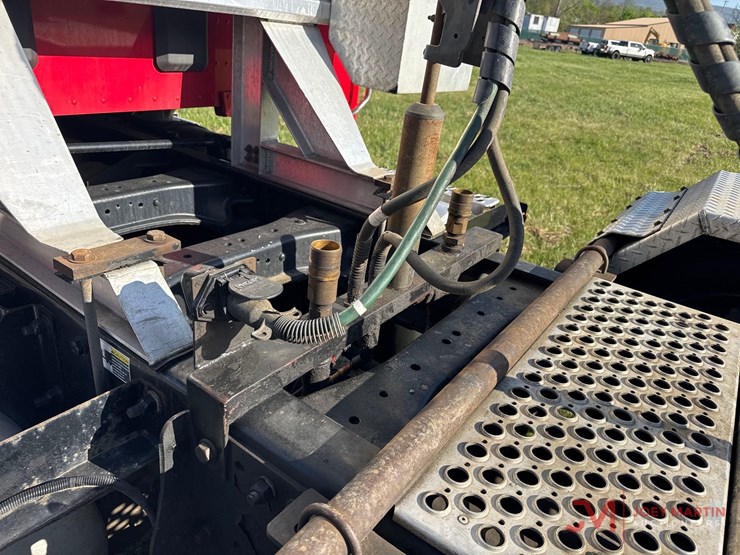 2017-kenworth-t880-image-14