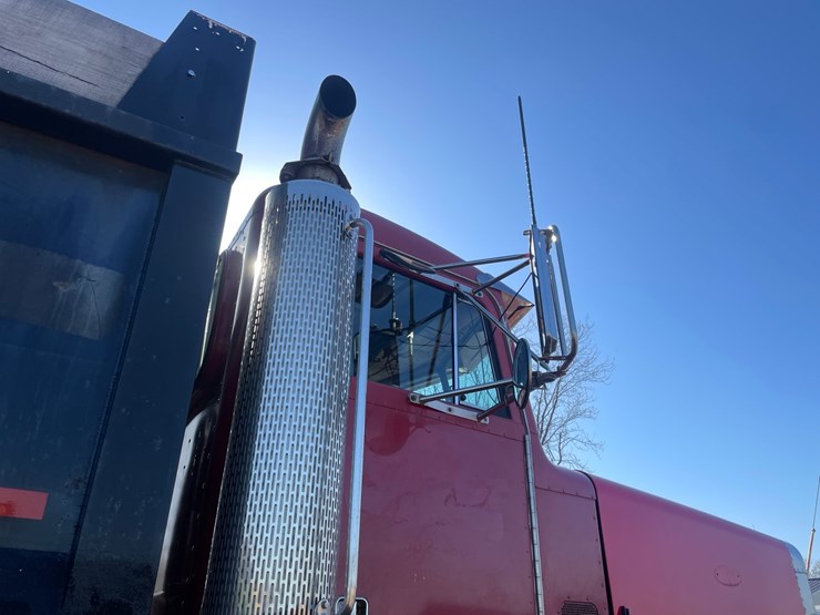 1998-peterbilt-378-image-22