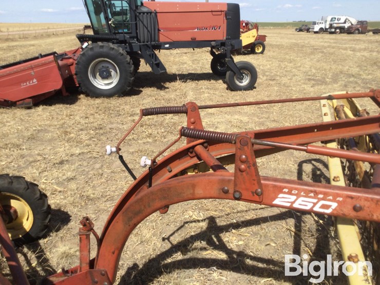 new-holland-260-image-14