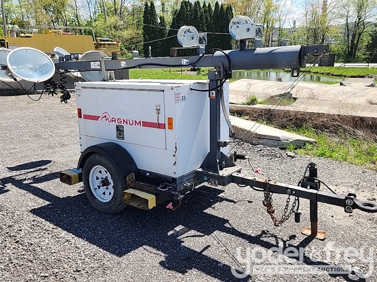 magnum-light-tower-image-2