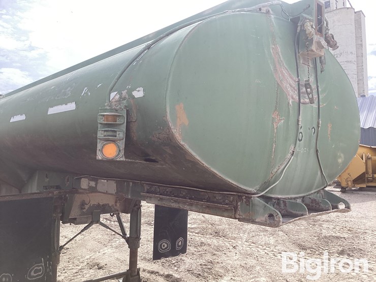 1968-fruehauf-trailer-image-12