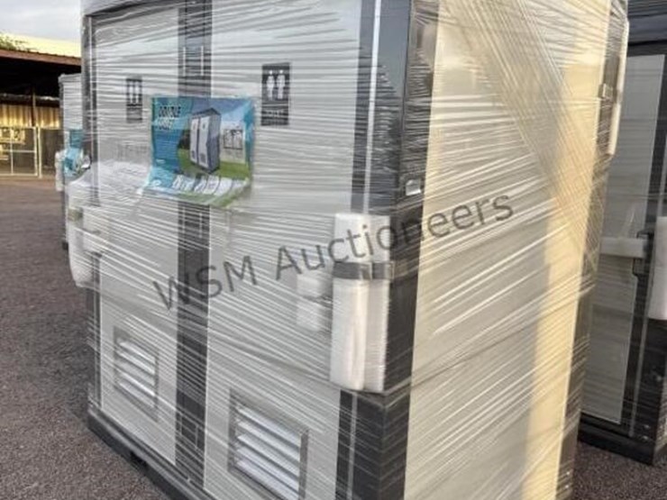 mobile-toilet-unit-image-7