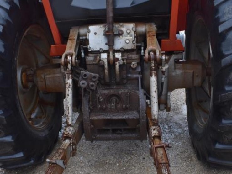 massey-ferguson-2705-image-4