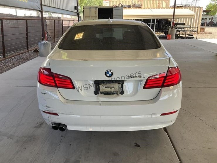 2011-bmw-528i-sdn-image-6