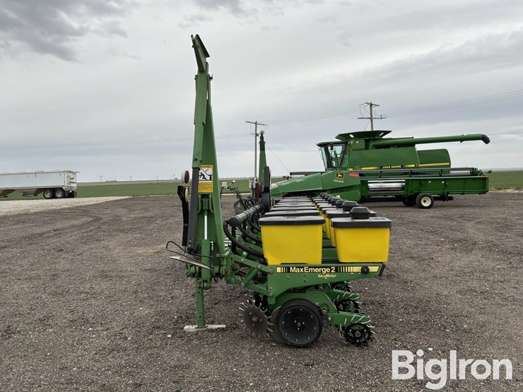 john-deere-7300-image-8