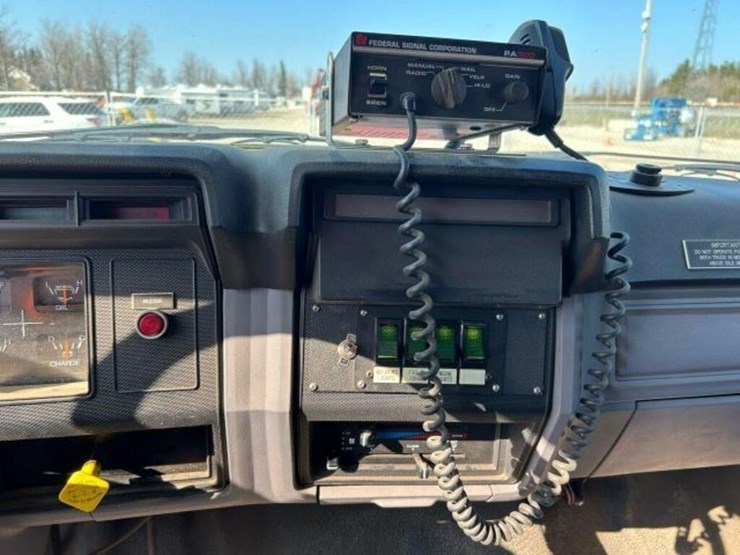 1996-ford-f700-image-13