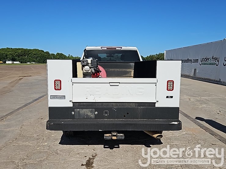 2022-chevrolet-2500hd-image-13