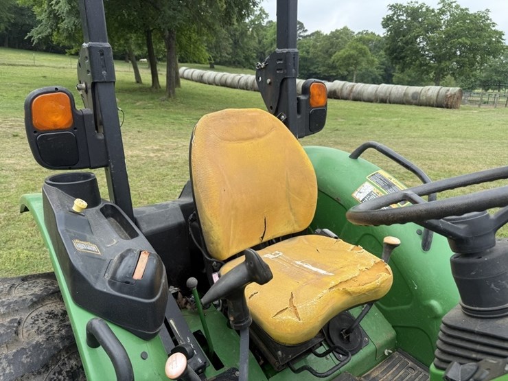 2020-john-deere-5075e-image-16