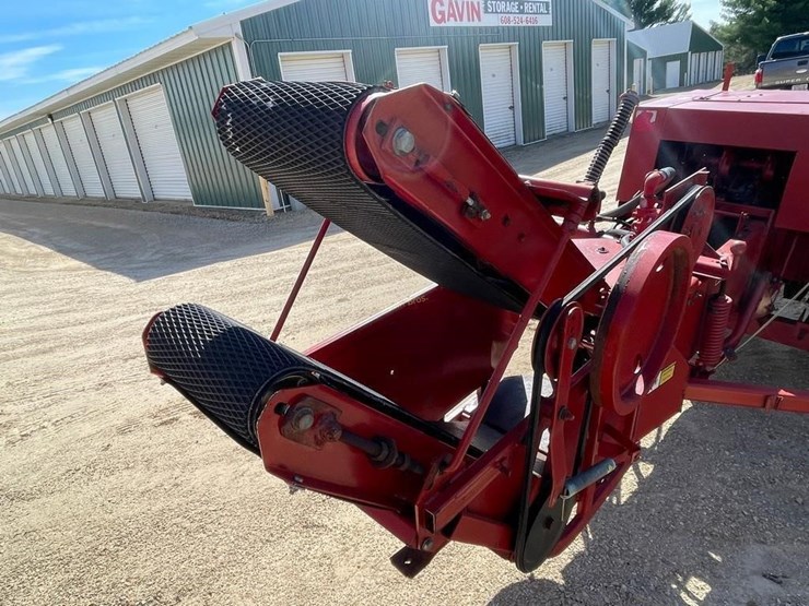 new-holland-565-image-5