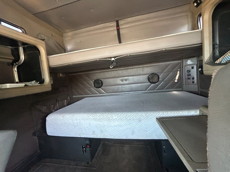 1999-international-9200-image-12