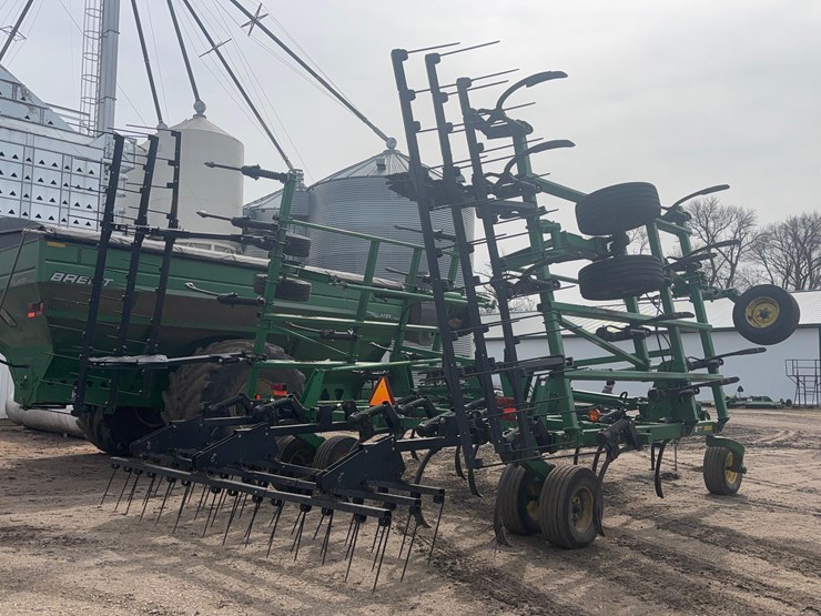 john-deere-2210-image-4