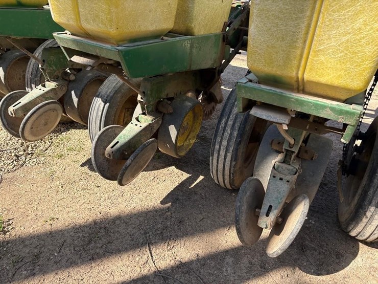 john-deere-7000-image-8