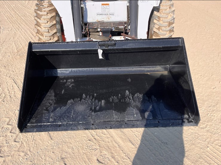 wildcat-68"-skid-steer-long-bottom-bucket-image-5