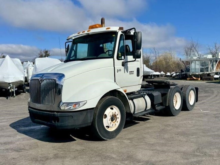 2004-international-8600-image-2
