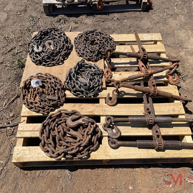 CONTENTS OF PALLET; 5 CHAIN RATCHETING CHAIN BINDERS WITH 5 VARIOUS CHAINS