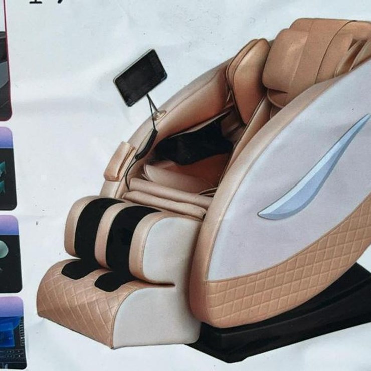 #978 • Unused FUTURE FT-S13 Massage Chair* - Middlebury, IN
