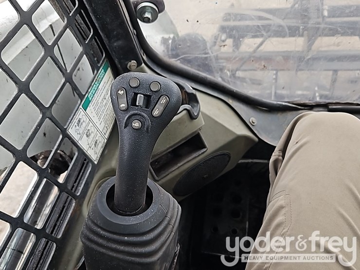 2015-bobcat-t630-image-26