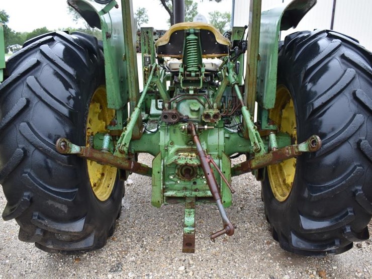 john-deere-2440-image-8
