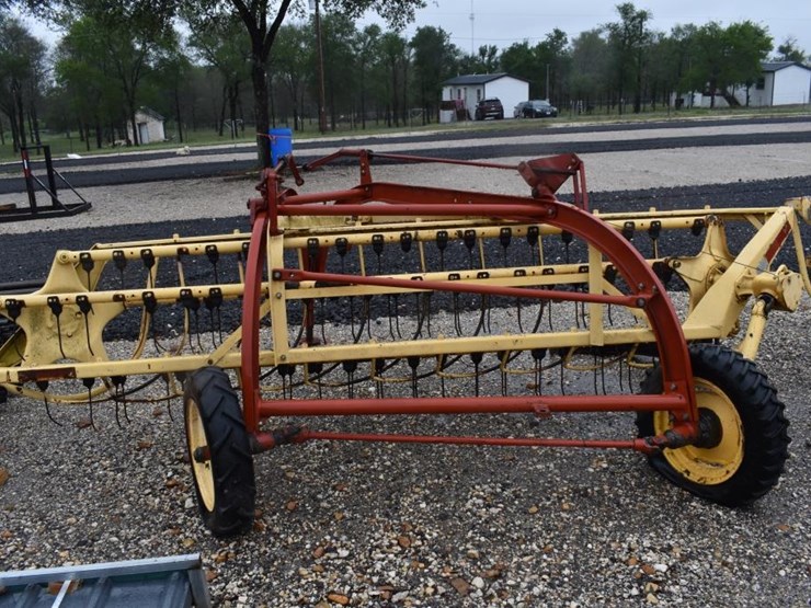 new-holland-260-image-2