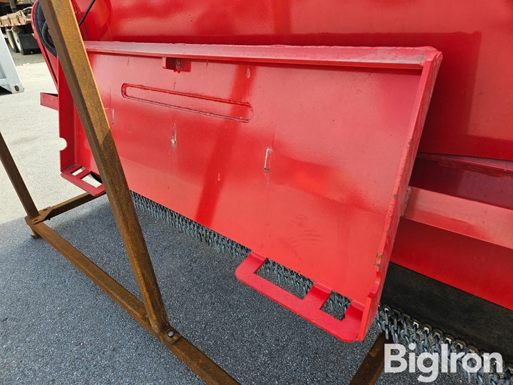 2025-massey-ferguson-730-image-13