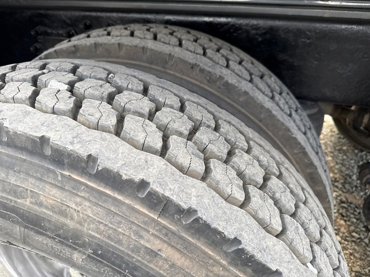 1999-caterpillar-c12-image-66