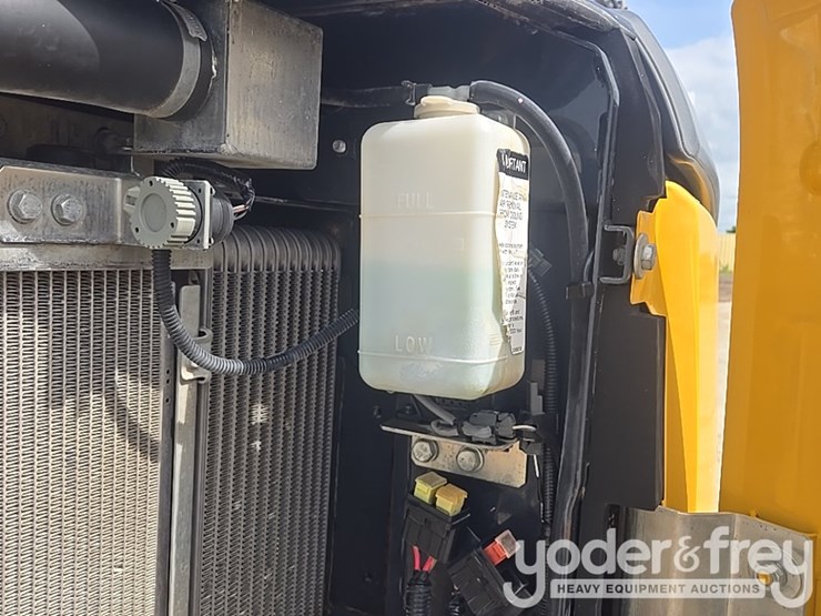 2019-deere-35g-image-48