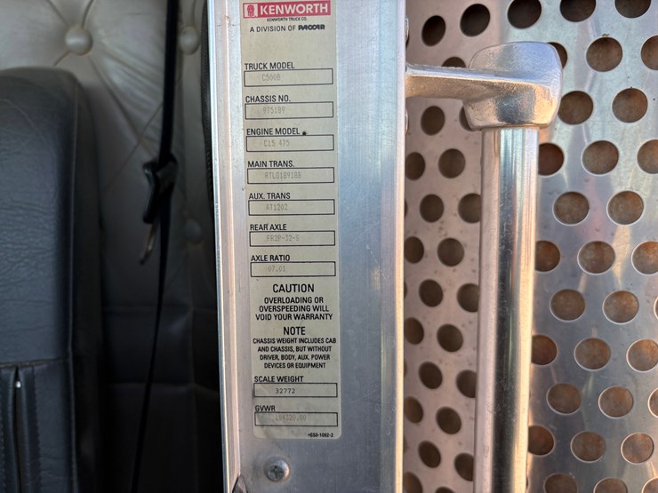 2005-kenworth-c500b-image-17