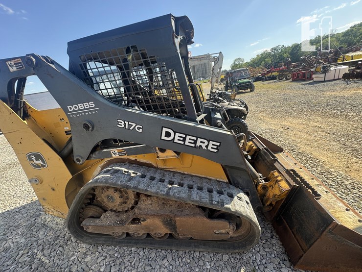 deere-317g-image-4