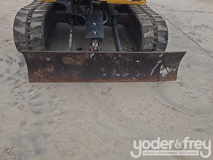 2022-deere-17g-image-27