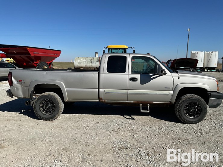 2006-chevrolet-silverado-2500-image-4