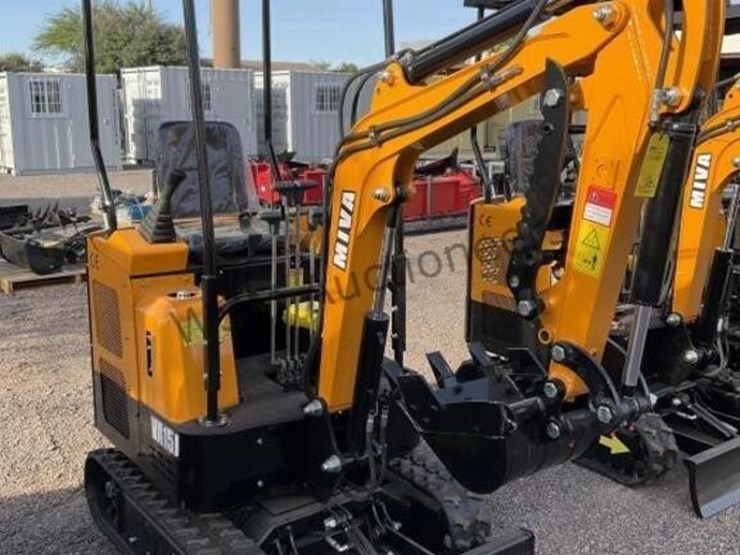 2026-miva-15-mini-excavator-image-1