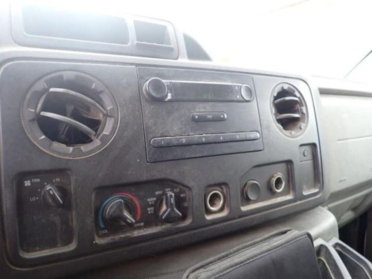 2009-ford-e450-image-14