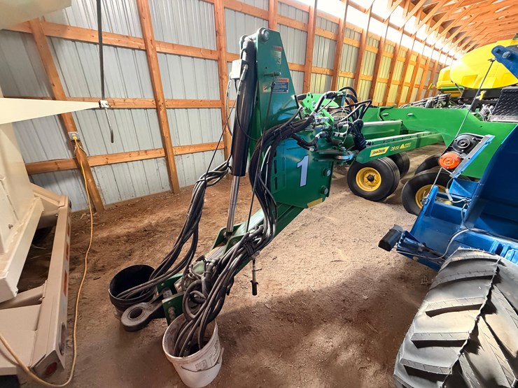 2024-john-deere-db66-image-22