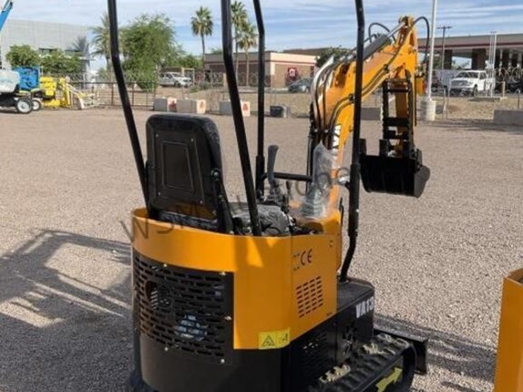 2026-miva-13-mini-excavator-image-4